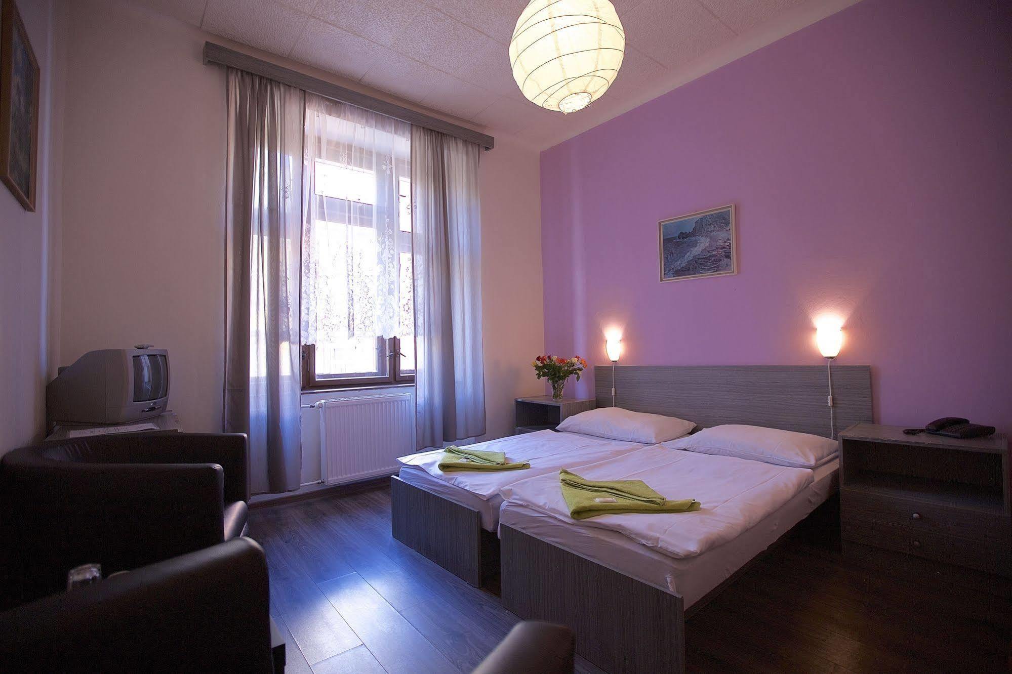 Hotel Olga Prague Exterior photo